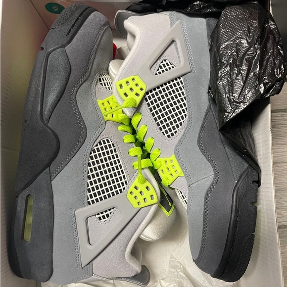 Air Jordan 4 Retro SE - Picture 2 of 5